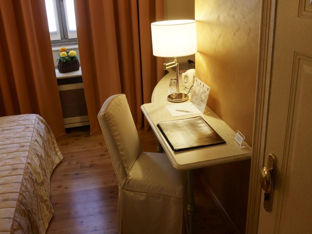 Hotel Parco Borromeo - Monza Brianza Cesano Maderno Bagian luar foto