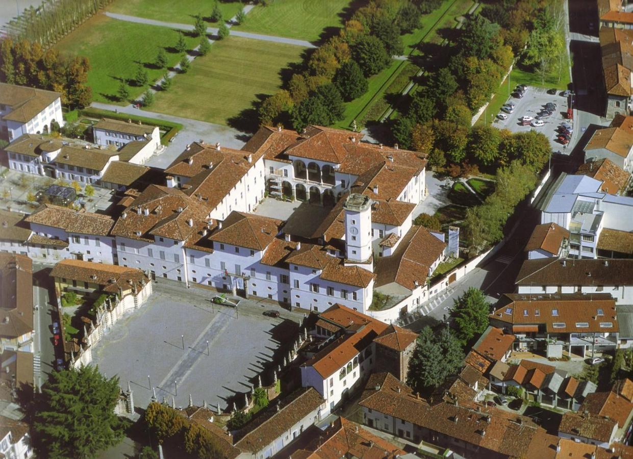 Hotel Parco Borromeo - Monza Brianza Cesano Maderno Bagian luar foto