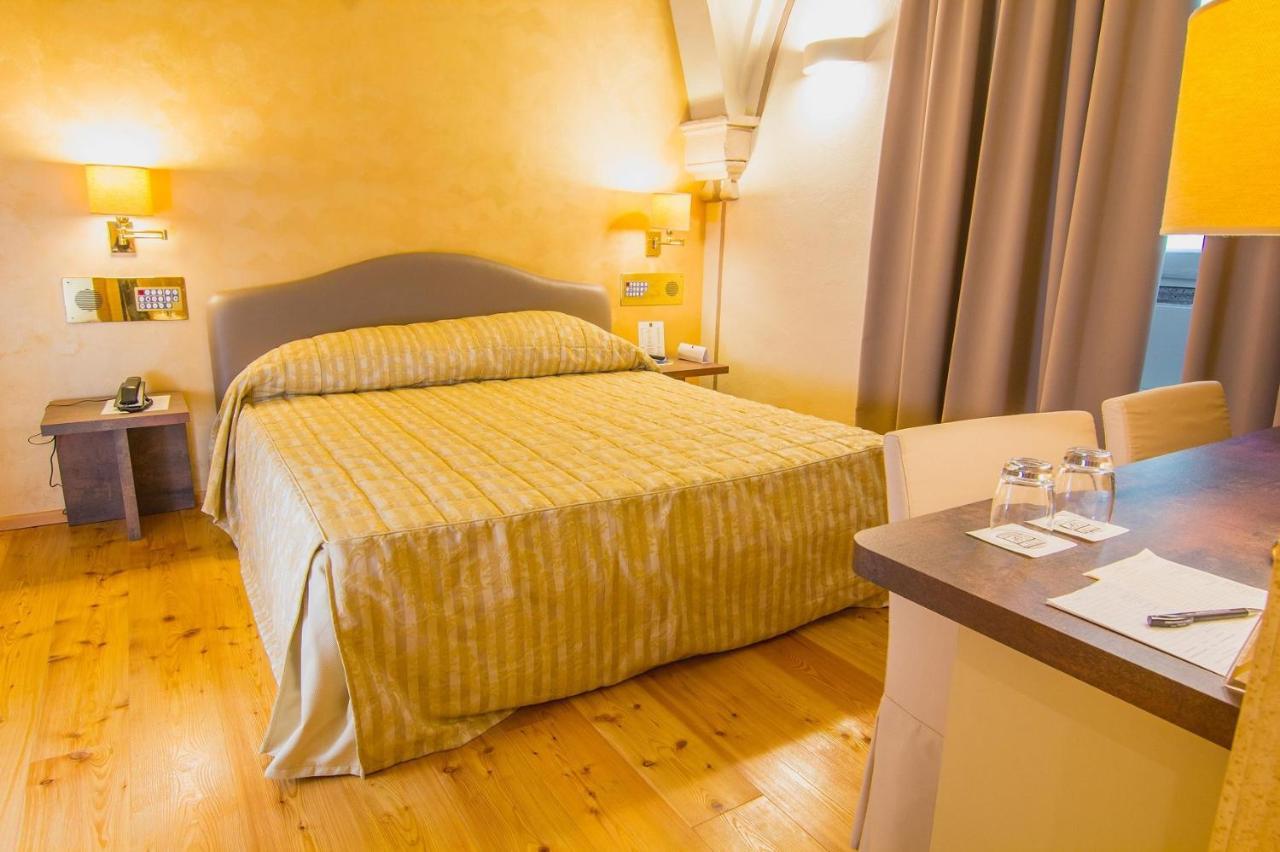 Hotel Parco Borromeo - Monza Brianza Cesano Maderno Bagian luar foto